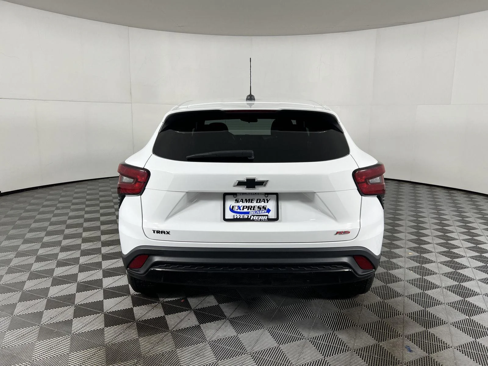 Used 2024 Summit White Chevrolet 1RS image 23