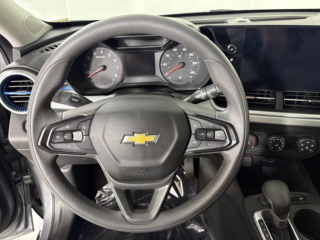 Used 2025 Gray Chevrolet LS image 27