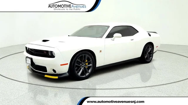 2019 Dodge Challenger R/T Scat Pack RWD w/ Uconnect 4C Nav