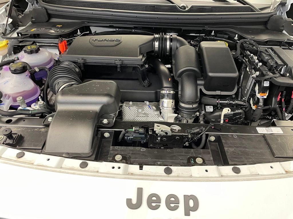 New 2026 Bright White Clear-Coat Exterior Paint Jeep 85th Anniversary image 17