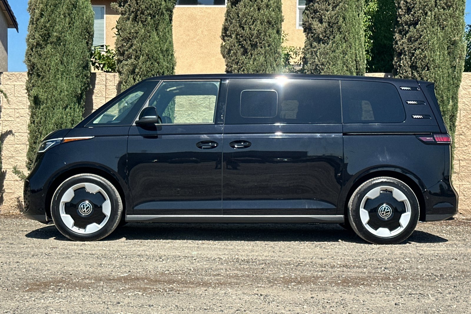 New 2025 Deep Black Pearl Volkswagen Pro S image 7
