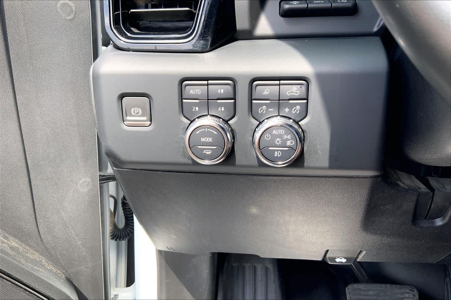 Used 2024 Summit White GMC AT4 image 36