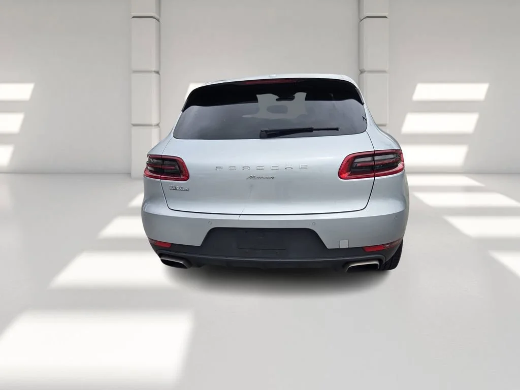 Used 2018 Silver Porsche  image 7