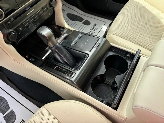 Used 2023 White Lexus 460 image 22
