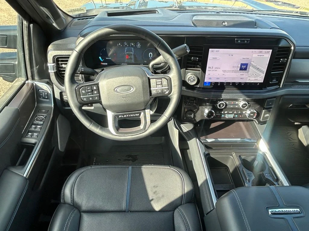 2026 Ford F-250 Super Duty Platinum - Photo 13