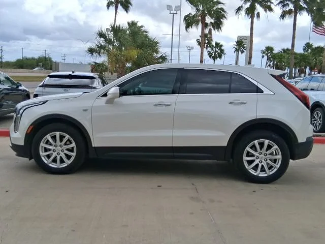Used 2021 Crystal White Tricoat Cadillac Luxury image 3