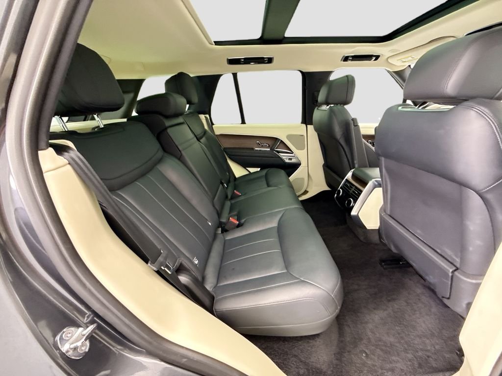 Used 2023 Carpathian Gray Premium Metallic Land Rover SE image 21