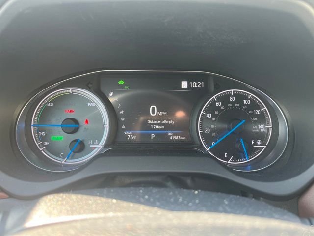 Used 2021 Silver Toyota XLE image 13