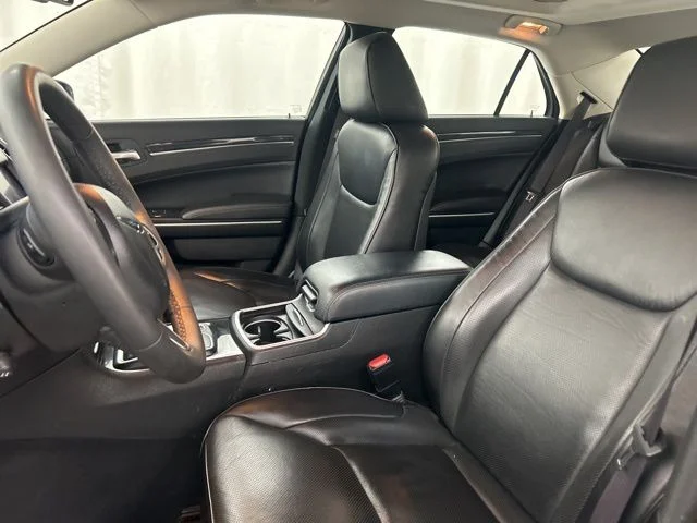 Used 2023 White Chrysler Touring image 9