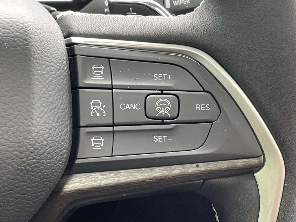 Used 2026 White Jeep Altitude image 32