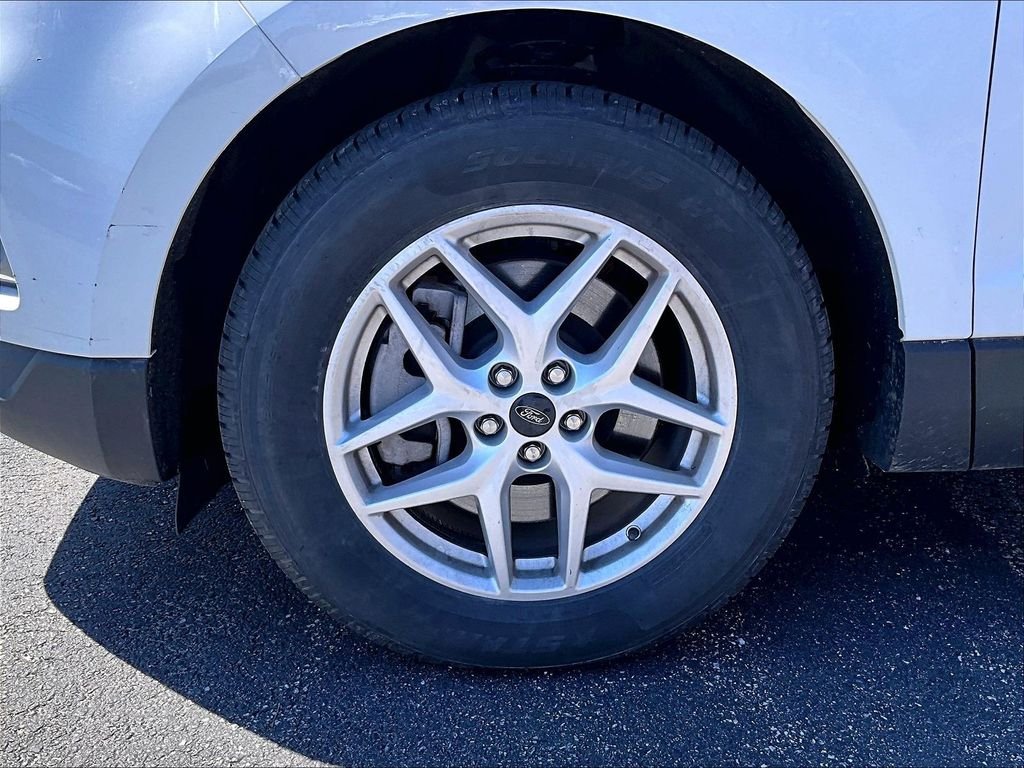 Used 2023 White Ford SEL image 7