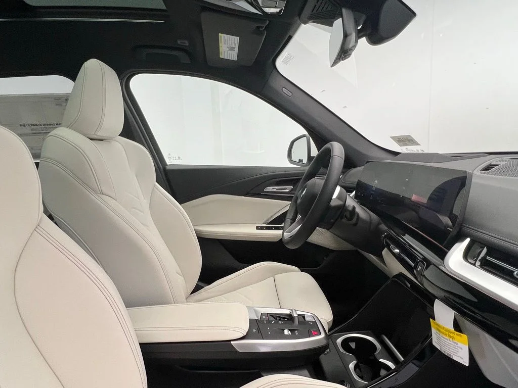 Used 2026 Alpine White BMW xDrive28i image 6
