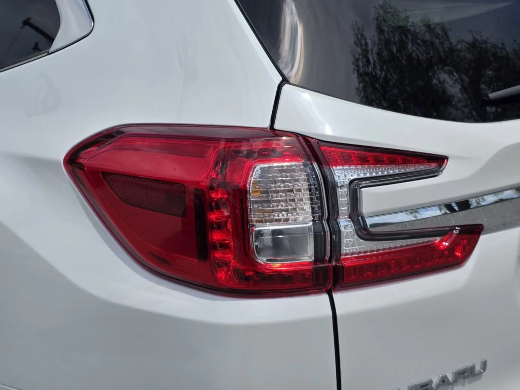 New 2026 CRYSTAL WHITE PEARL Subaru Limited 7-Passenger image 7