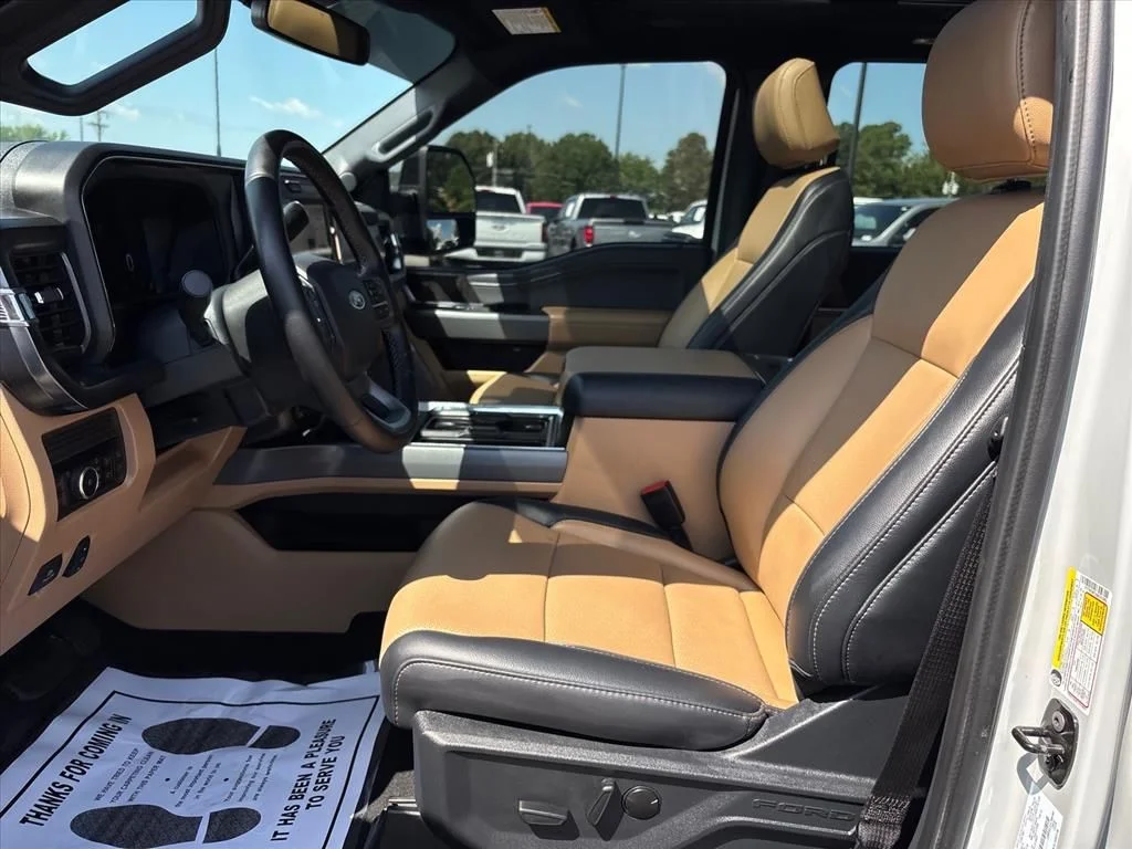 Used 2025 White Ford Lariat image 23
