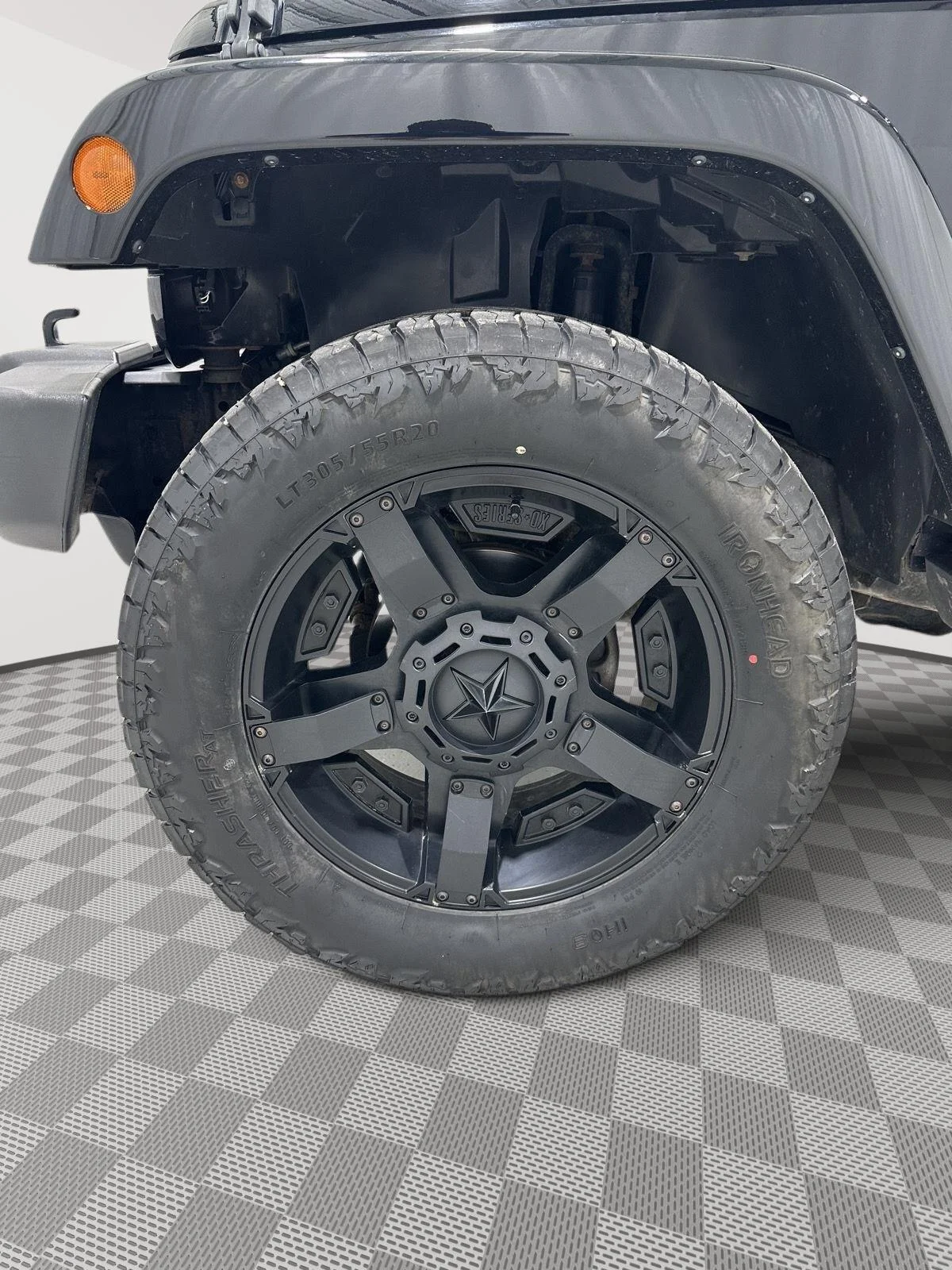 Used 2015 Black Jeep Sahara image 25