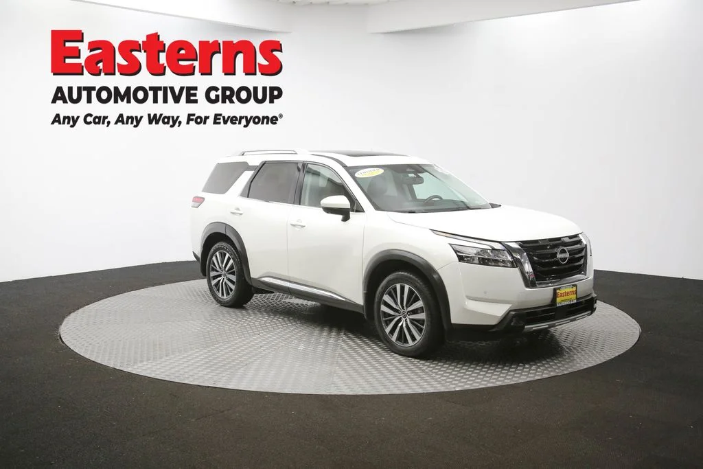 Used 2022 White Nissan Platinum image 53