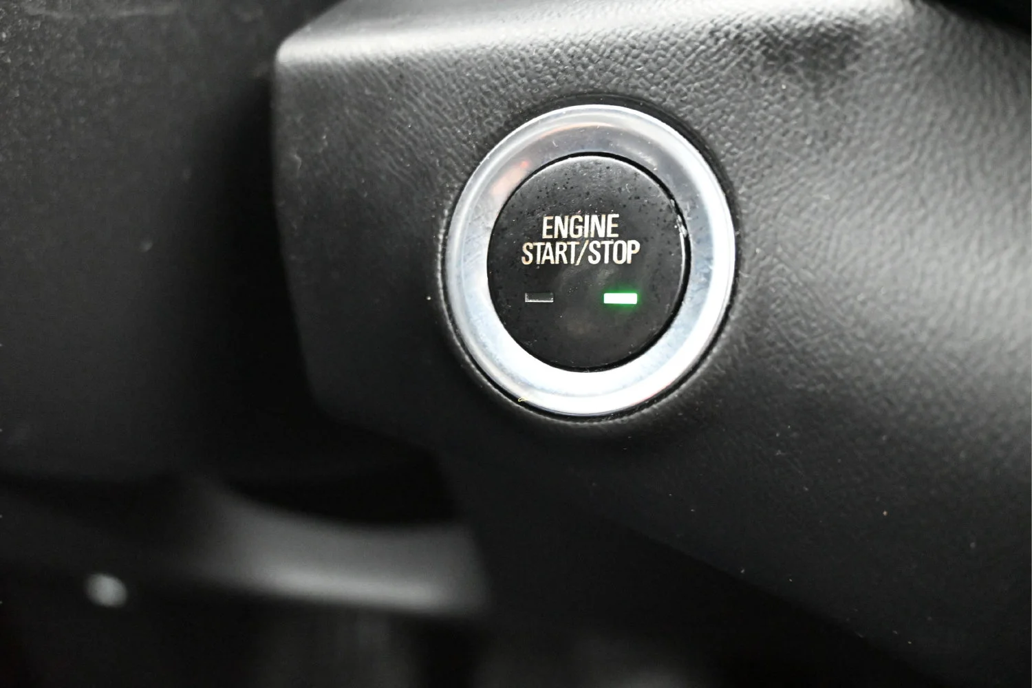 Used 2020 Ebony Twilight Metallic GMC SLE image 21