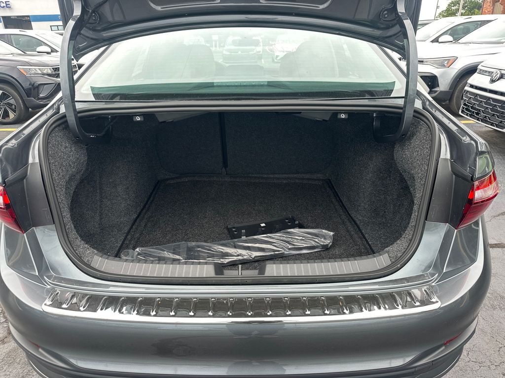 New 2026 Gray Volkswagen 1.5T SE image 25