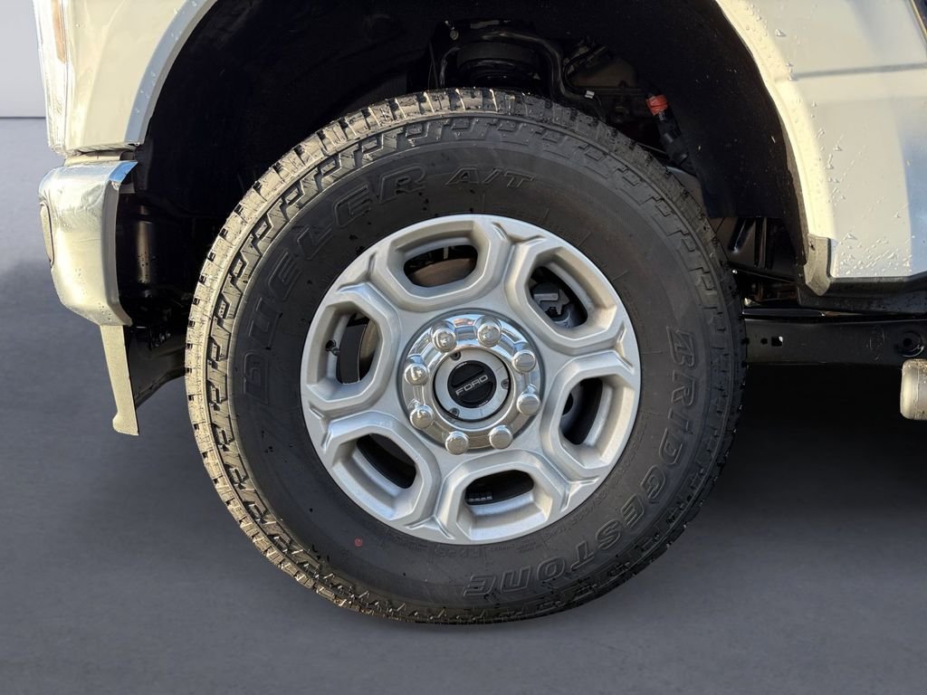 New 2026 Oxford White Ford F-350® XLT image 9