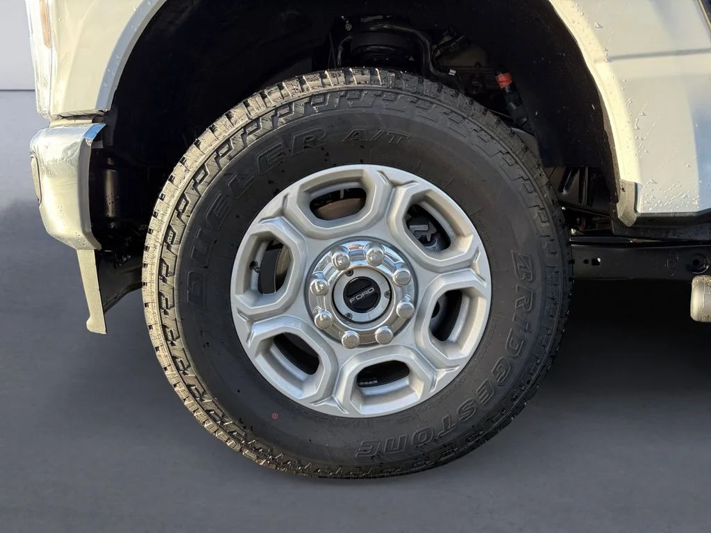 2026 Ford F-350 Super Duty XLT - Photo 9