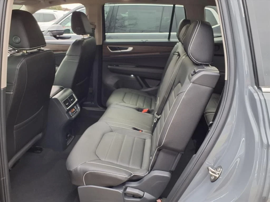 New 2026 Pure Gray Volkswagen 2.0T SEL image 12