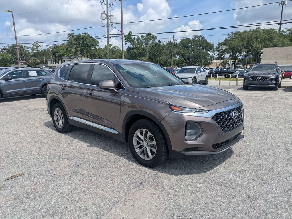2019 Hyundai Santa Fe SE 2.4's photo