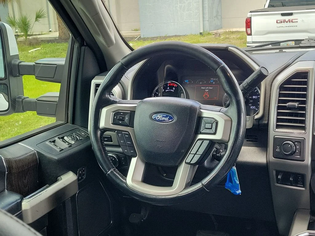 Used 2021 White Ford Lariat image 12