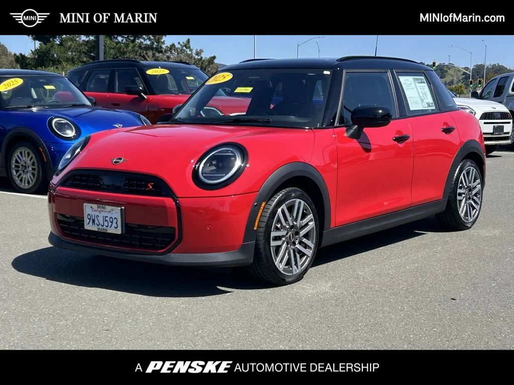 2025 MINI Hardtop Cooper S Signature's photo