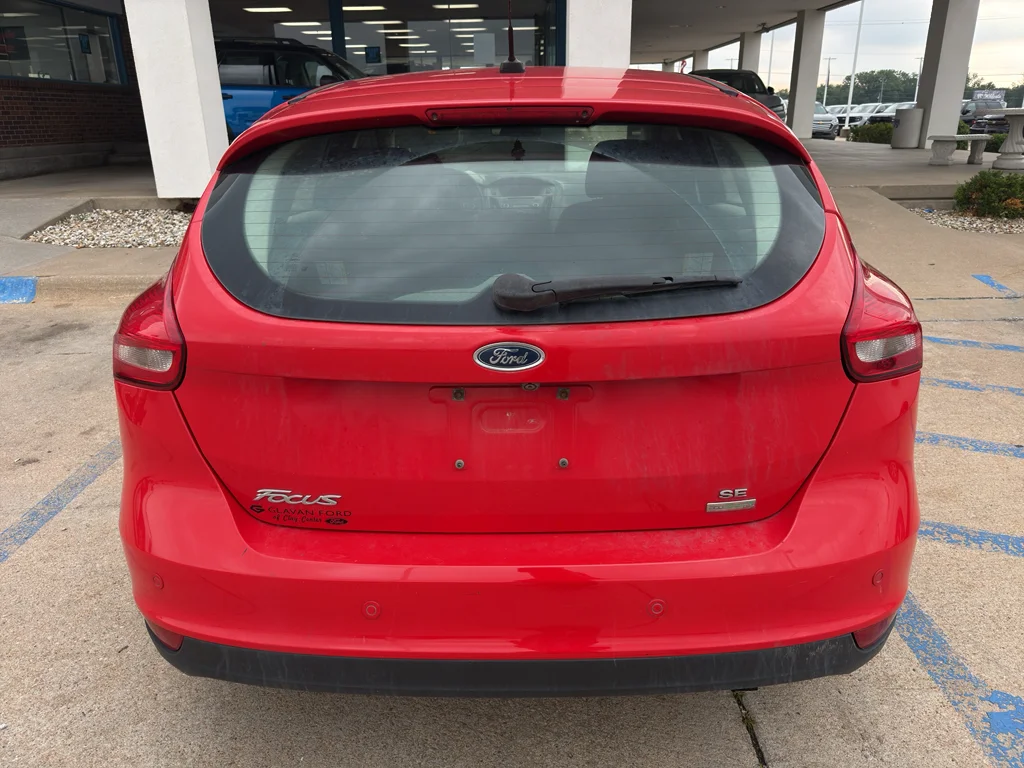 Used 2016 Race Red Ford SE image 6