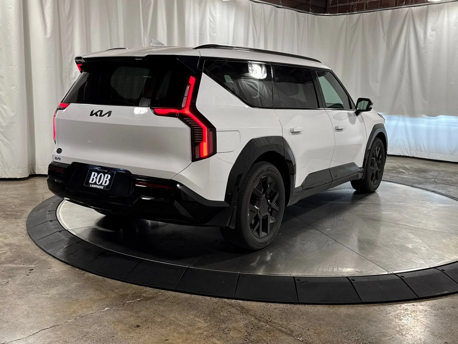 New 2026 Glacial White Pearl Kia Land image 12
