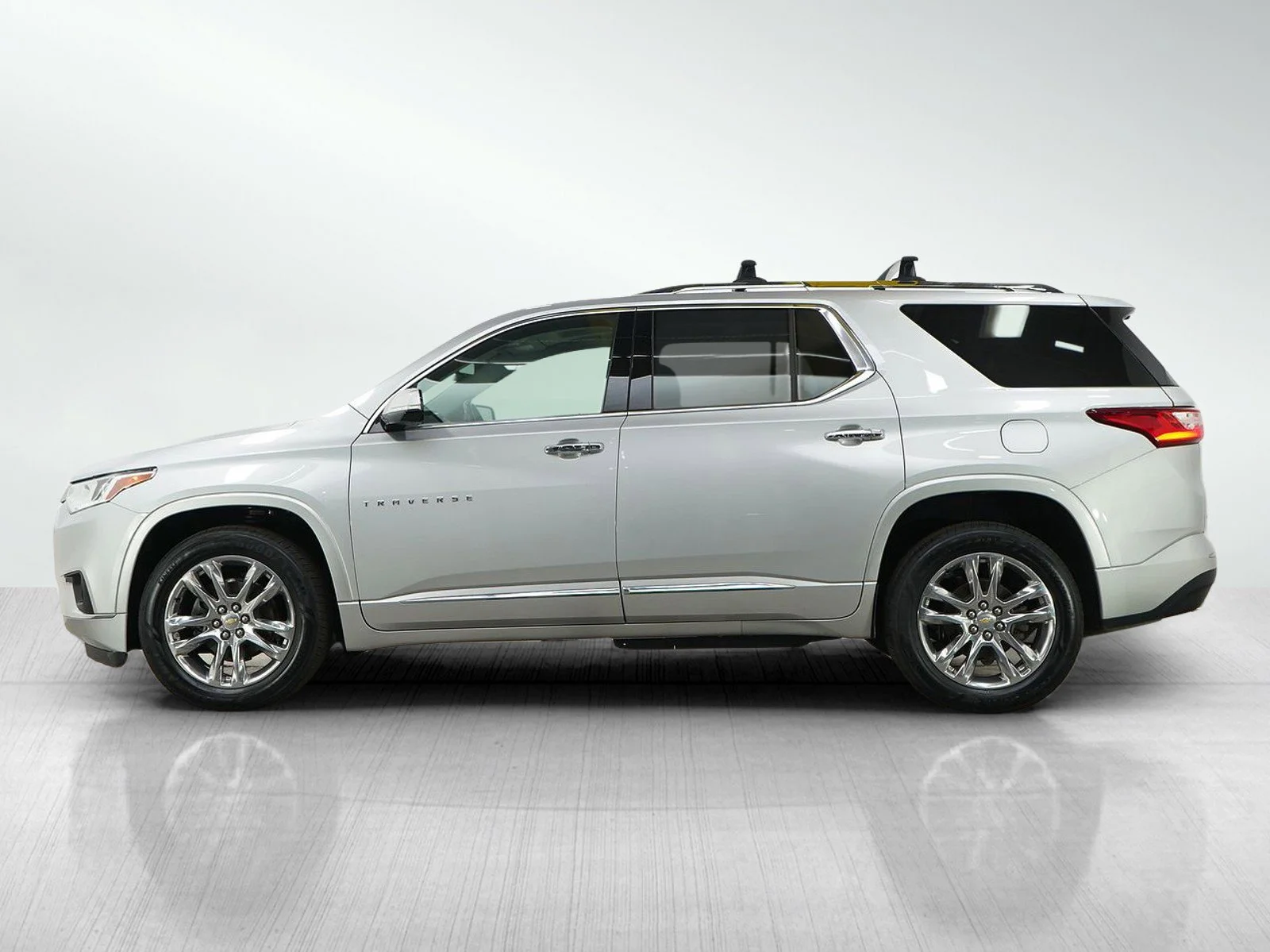 Used 2020 Chevrolet Traverse High Country with VIN 1GNEVNKW8LJ208347 for sale in Minneapolis, Minnesota
