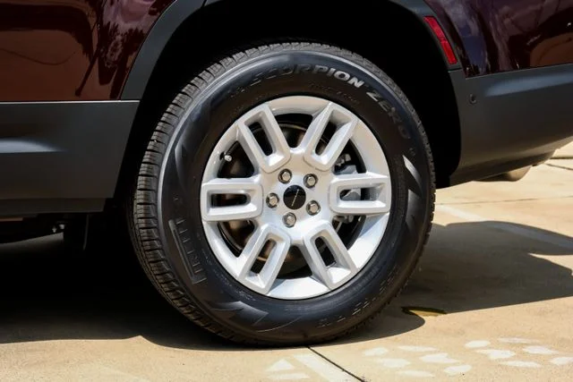 New 2026 Red Land Rover S image 71