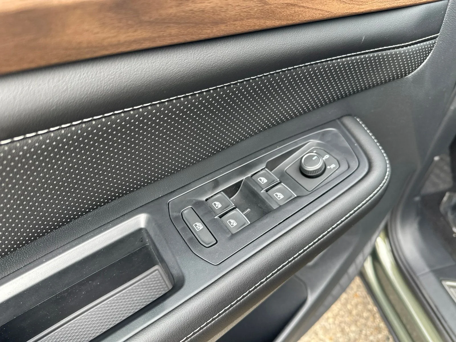 2026 Volkswagen Atlas SE w/Tech - Photo 17