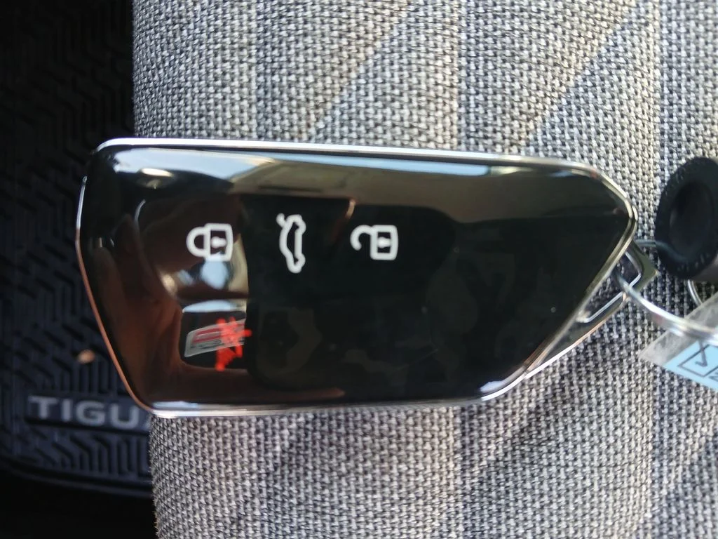 New 2026 Silver Volkswagen S image 27