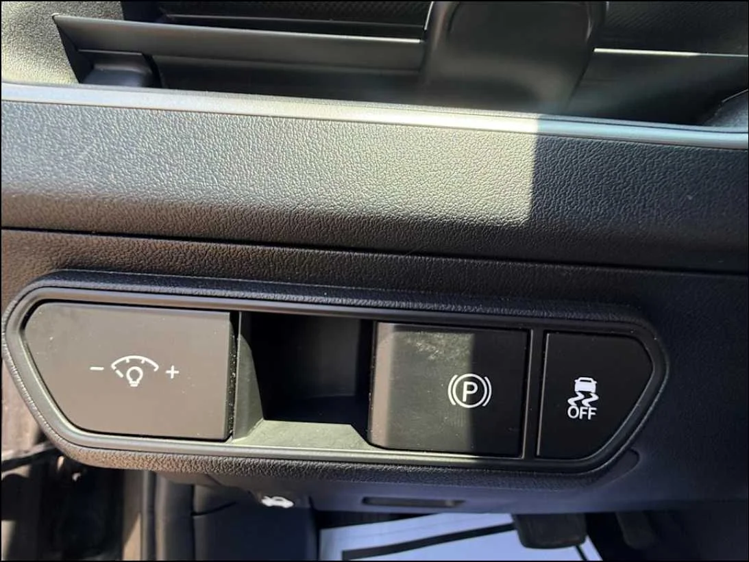 Used 2025 Interstellar Gray Kia LXS image 27