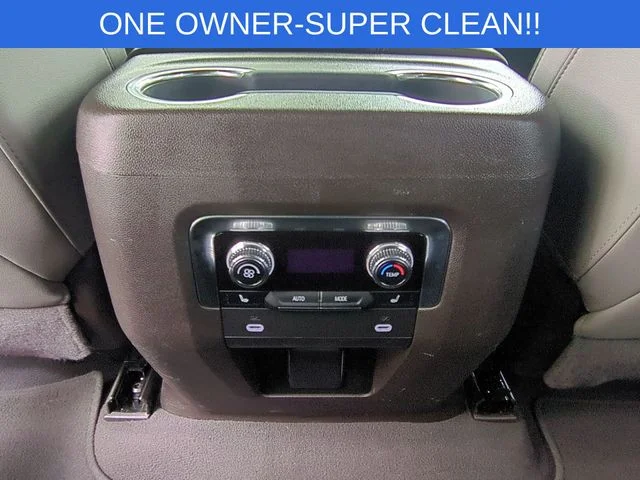 Used 2022 White GMC SLT image 34