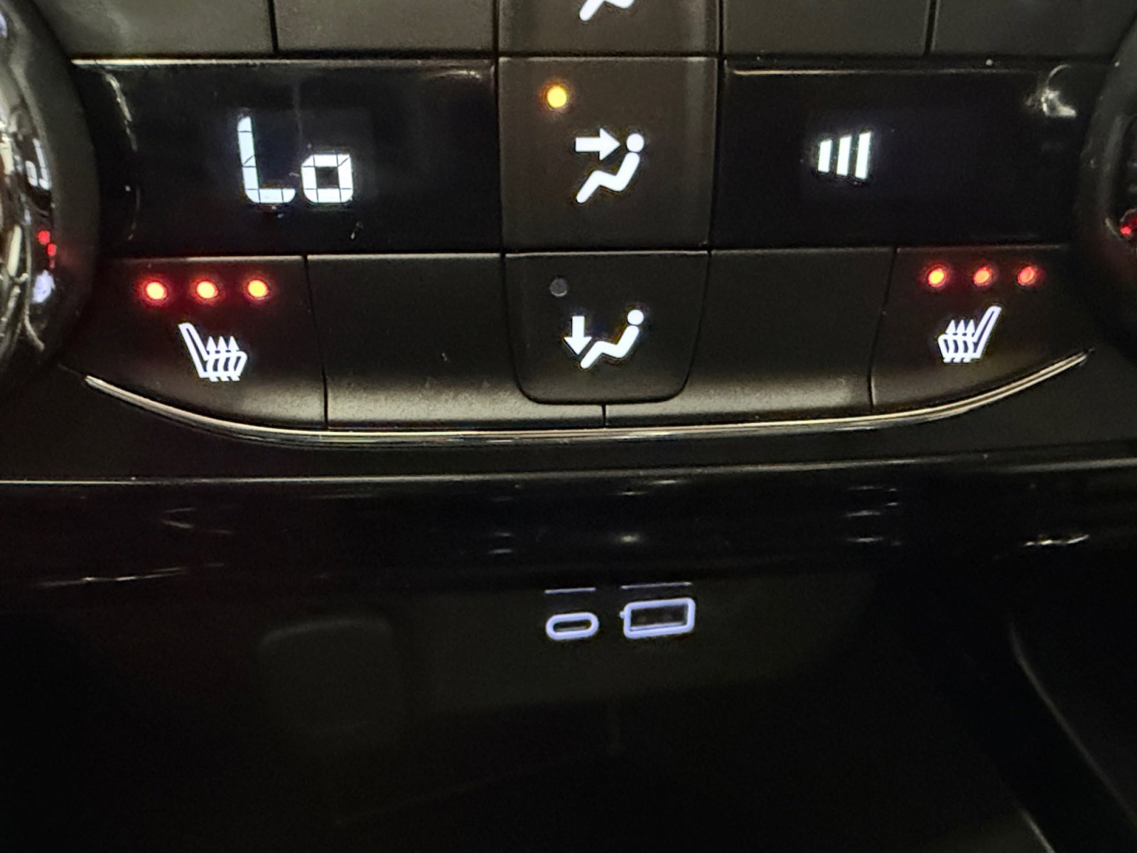 Used 2025 Summit White Chevrolet LT image 23