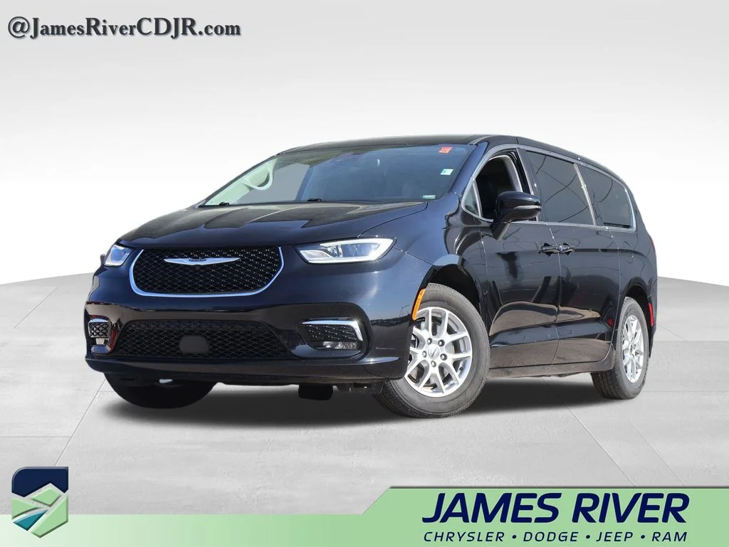 2024 Chrysler Pacifica Touring L's photo