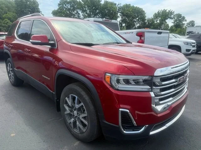 Used 2023 Volcanic Red Tintcoat GMC SLE image 3