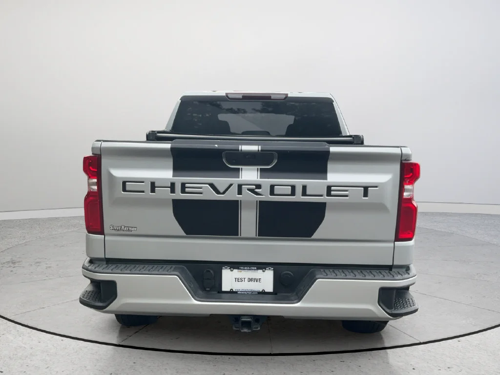 Used 2022 SILVER ICE METALLIC Chevrolet Custom image 7