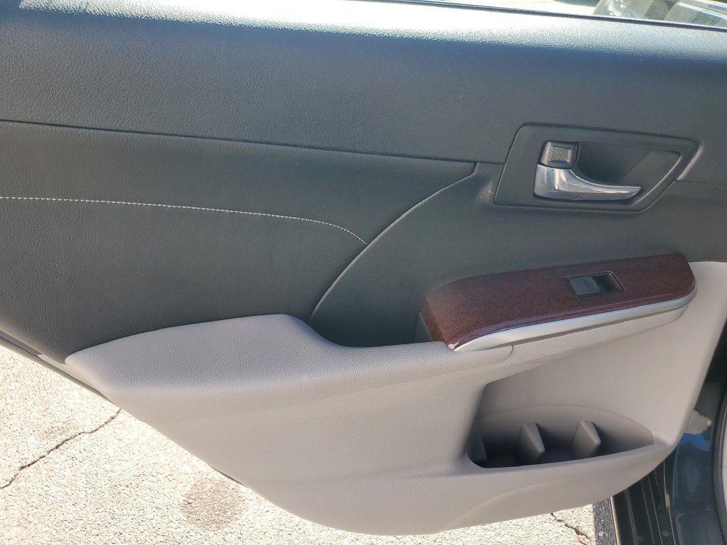 Used 2013 Cosmic Gray Mica Toyota XLE image 15