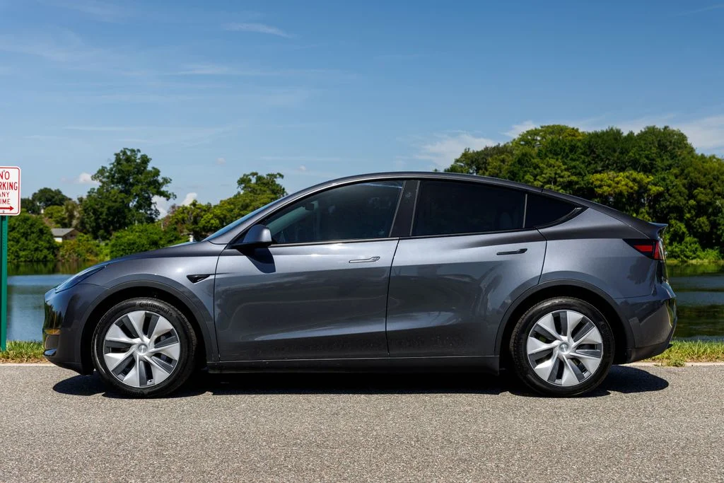 Used 2023  Tesla Long Range image 6