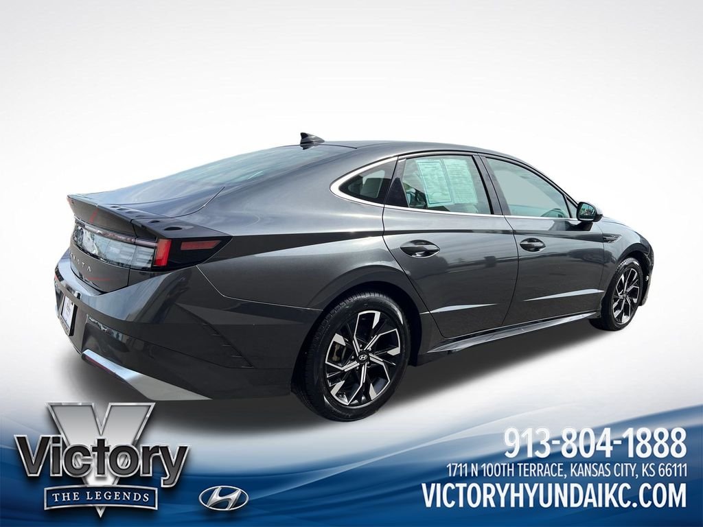 Used 2025 Gray Hyundai SEL image 5