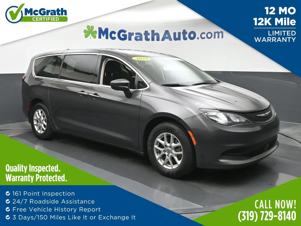 2023 Chrysler Voyager LX's photo