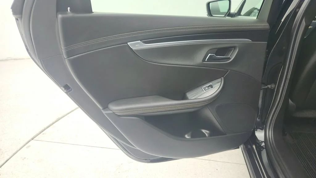 Certified Used 2016 MOSAIC BLACK METALLIC Chevrolet LT image 23