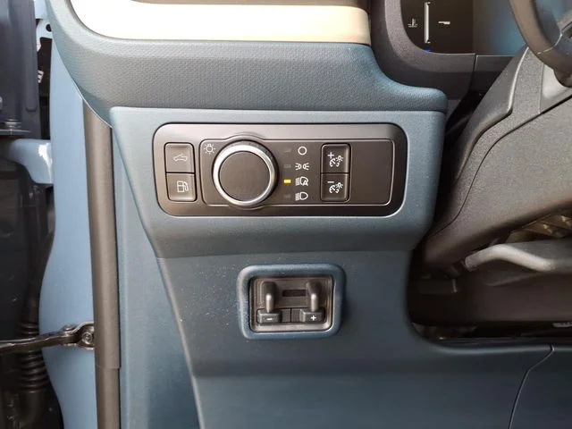 Used 2025 Gray Ford Lariat image 18