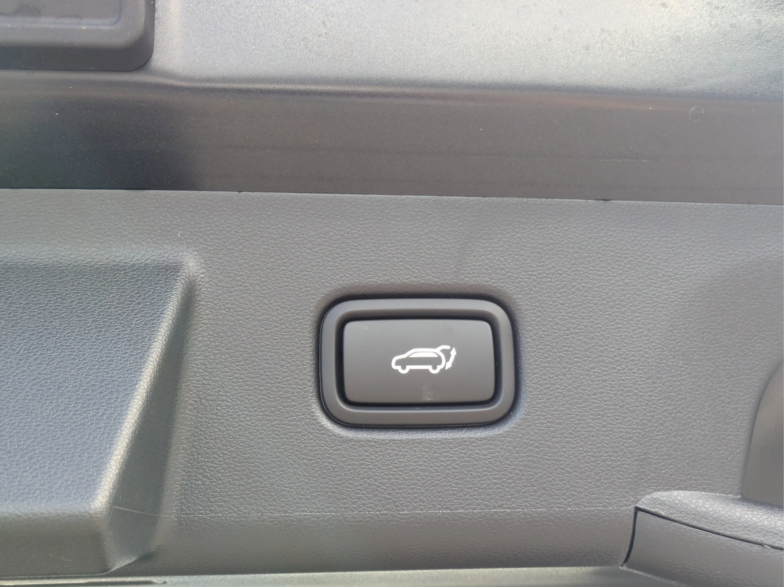 Used 2026 Phantom Black Hyundai SEL image 10
