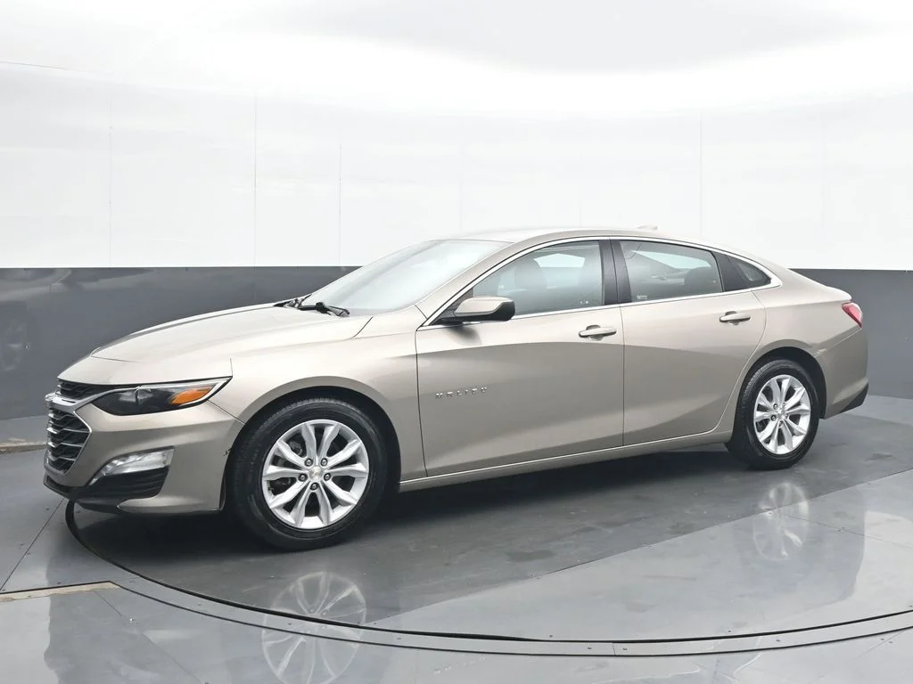 Used 2022 Gray Chevrolet LT image 2