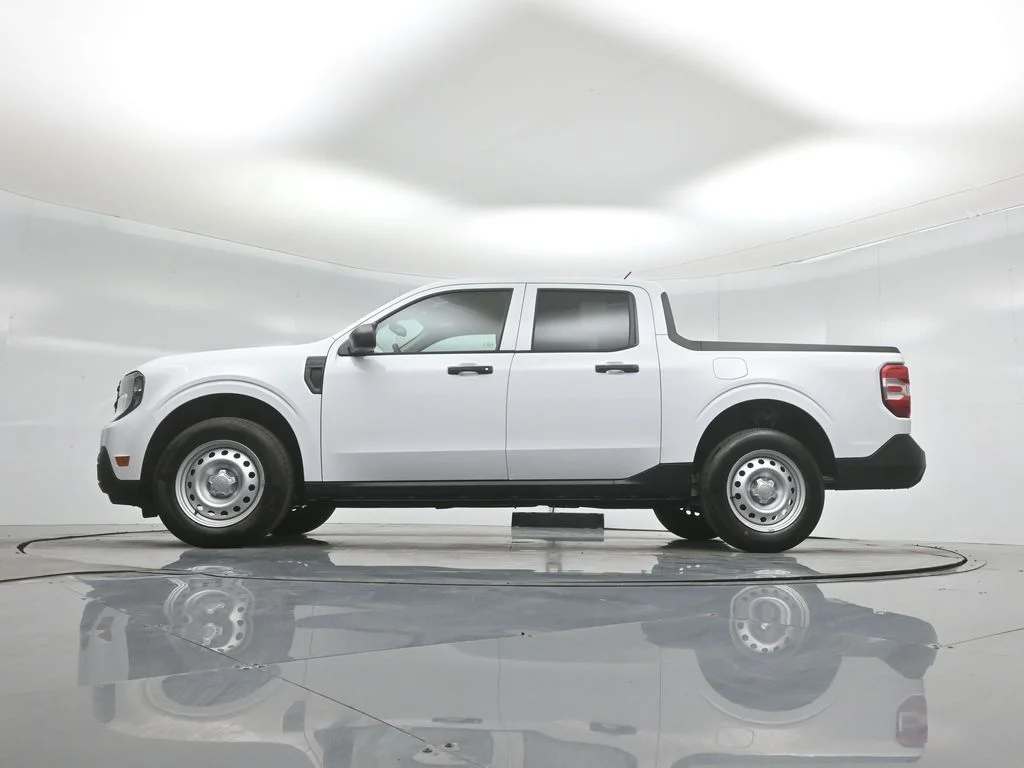 New 2026 Oxford White Ford XL image 7