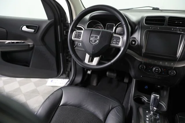 Used 2018 Silver Dodge Crossroad image 20